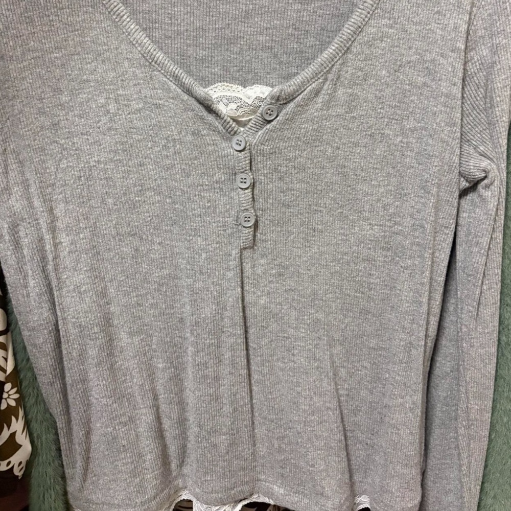 Gray Fitted Long Sleeve Buttoned Blouse